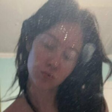 Aabbbyyy77 ヌードのポルノスター 画像