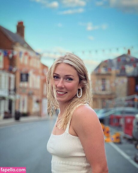 Mikaela Shiffrin 裸のポルノスター 画像