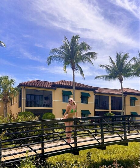 ティーンフィンガリングOnlyFans 美しい 画像