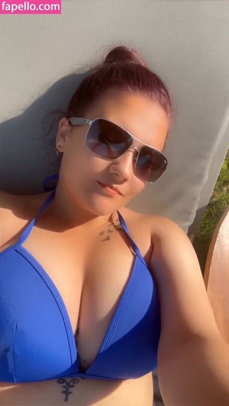 Chelzbcfcburke セクシーモデル 画像