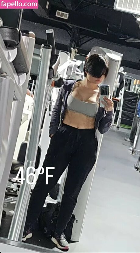 大きな黒いお尻のOnlyFans アート裸 画像