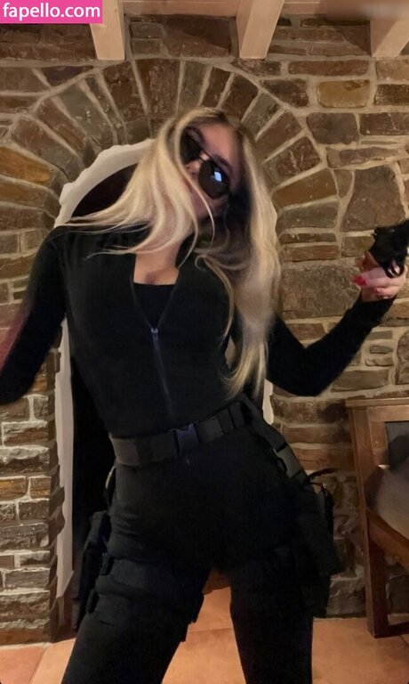 asmrベイビーonlyfans セクシーヌード 画像