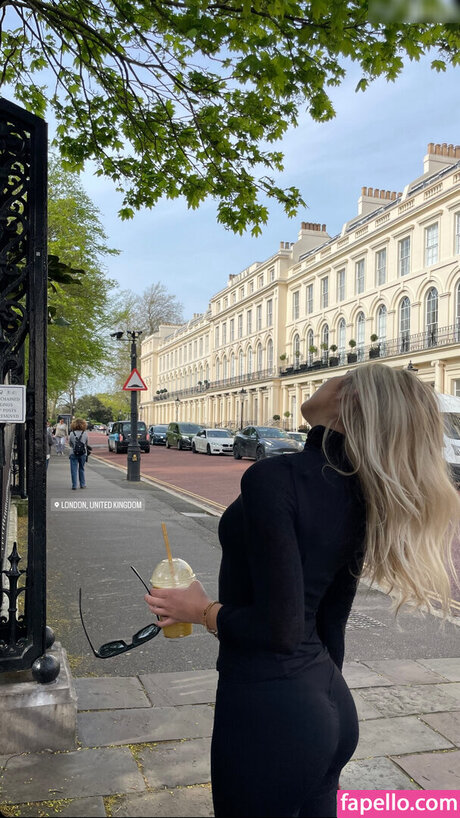 イタリア人熟女OnlyFans セクシー裸 画像