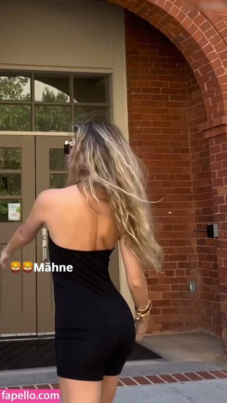 裸のトゥインクOnlyFans ホットヌード 写真