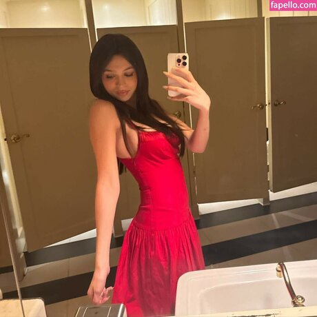 Josie Totah 限定スター 写真