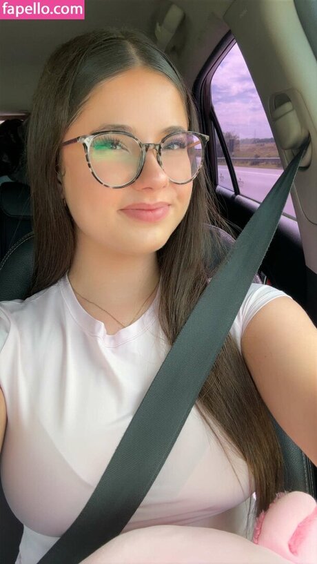 若いティーンのOnlyFans ヌード 写真