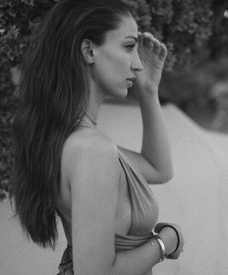 痩せた金髪の熟女OnlyFans ポルノグラフィック 写真