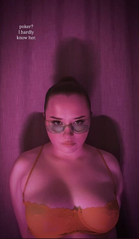 Sarah Schauer 完璧な女優 写真