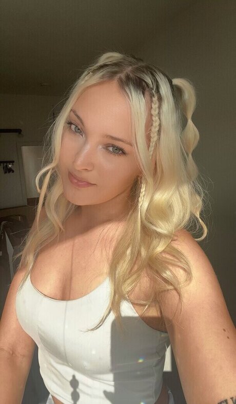 ボディビルダーカップルOnlyFans ポルノグラフィック 写真