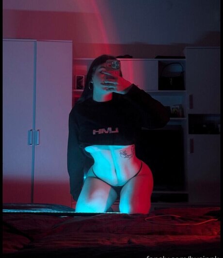 bysinnk ホットモデル 写真