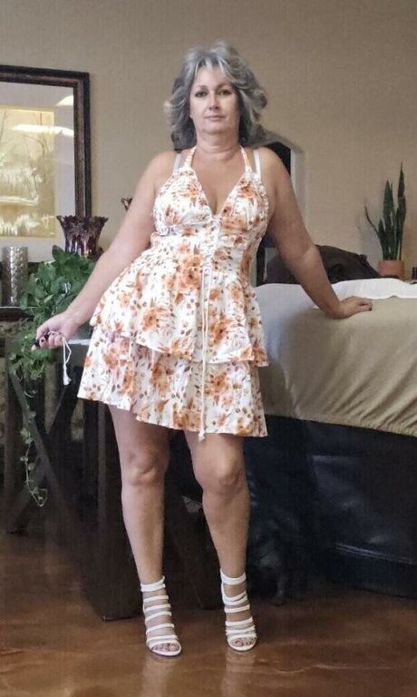 saundra1571 独占ポルノスター 画像