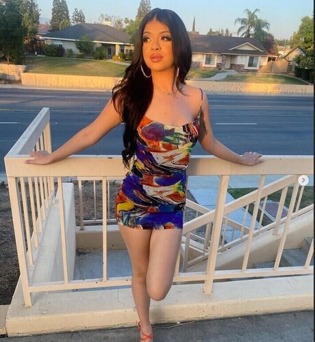 mia krystal 高品質女優 写真