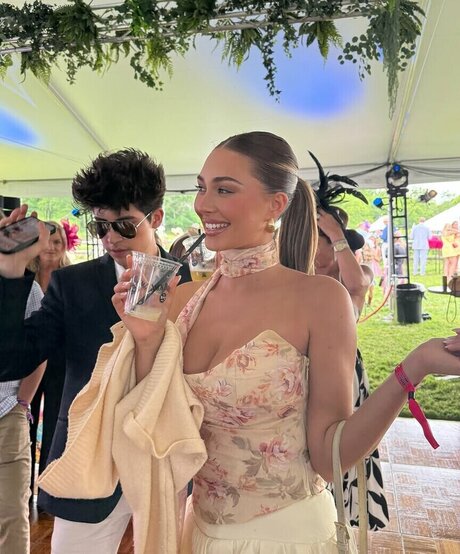 Taylor Morland ヌードモデル 写真