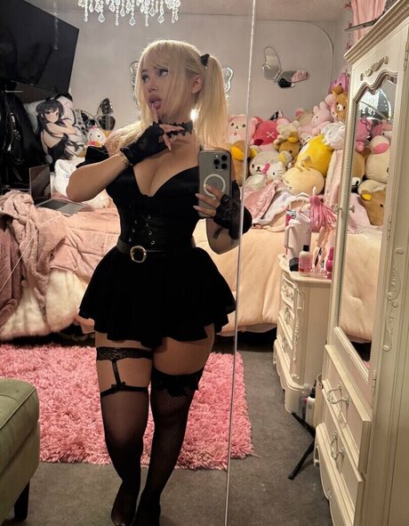 熟女ティーンOnlyFans セクシー 画像