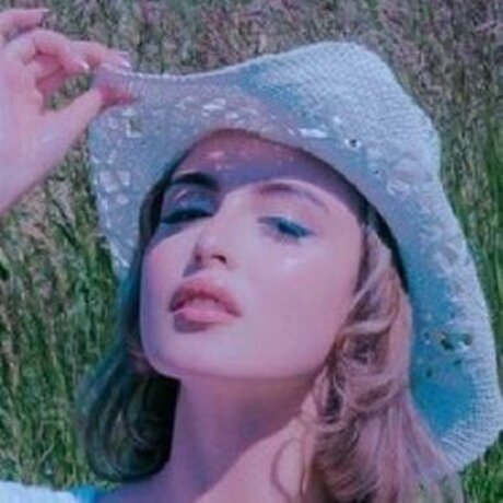 Isabelle Sky ポルノモデル ギャラリー