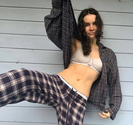 Lucy Holz 独占モデル 写真