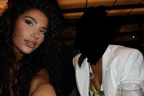 ティーンフィンガリングOnlyFans セクシーヌード 画像