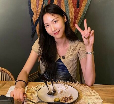 OnlyFansについて話す セクシーヌード ギャラリー