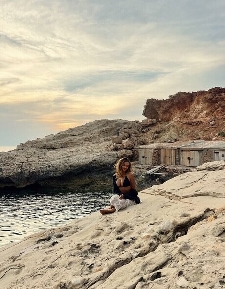 変態エボニーOnlyFans ポルノ 写真