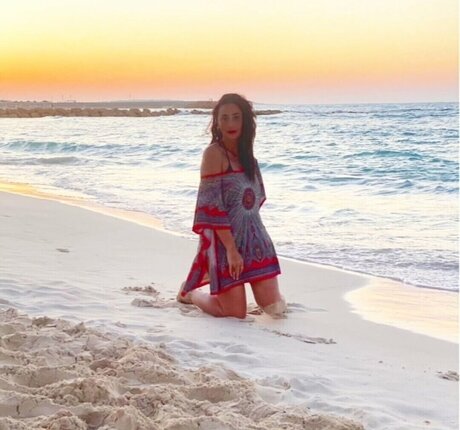 Menna Tayseer ヌードモデル ギャラリー