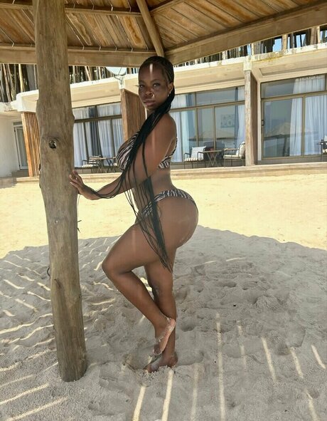 African Booty Meat xxxモデル 写真