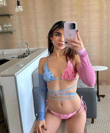 シーメールランジェリーOnlyFans 無料ヌード 写真