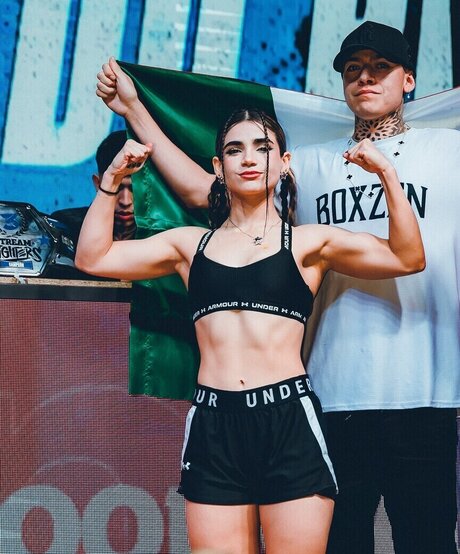 アナルパウグオンリーファンズ アダルト 写真