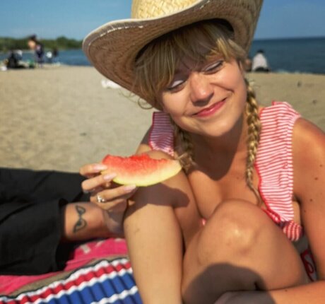 Ella Ballentine セクシーなスター 画像