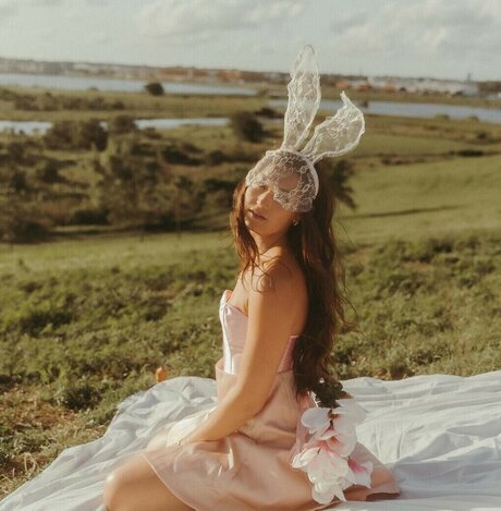 サッカーママOnlyFans アートヌード 画像