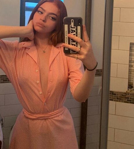 ティーンフィンガリングOnlyFans ホットヌード 画像