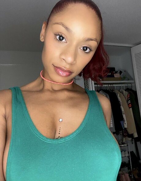 最もホットなヌードOnlyFans 美しい 写真