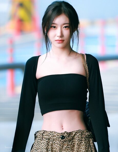 Chaeryeong ヌードスター 写真