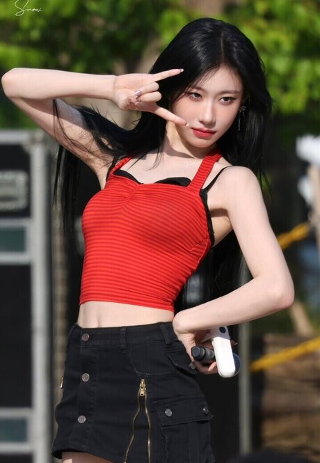 Chaeryeong ホットなポルノスター 画像