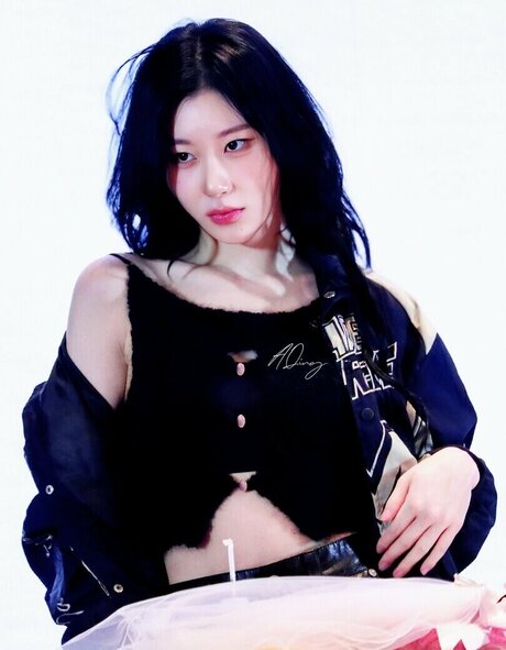 エモオンリーファン 無料セクシー 画像