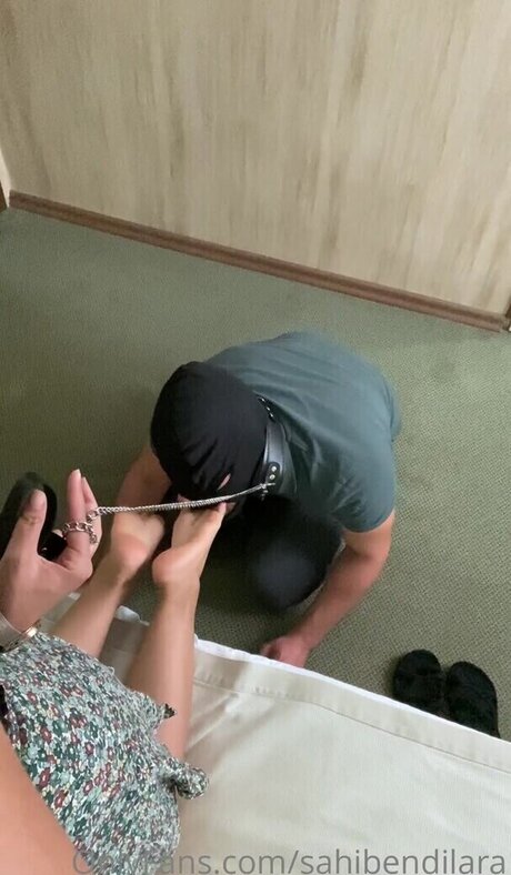 フィンドムオンリーファンズ ポルノグラフィック 写真