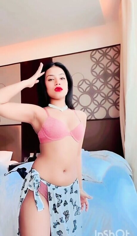 Brishti Samaddar HDポルノスター ギャラリー