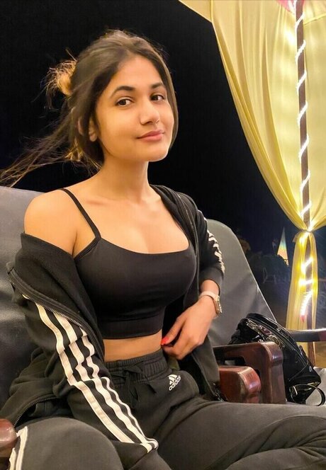 Soniya Khatri セックスポルノスター 写真