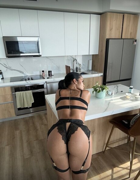 ガレガオンリーファンズ アート裸 写真