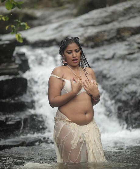 Anjali Gaud トップスター 写真