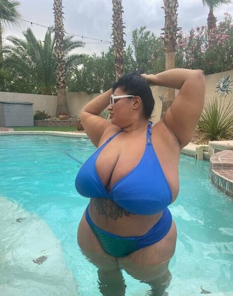 ゴスアジアンOnlyFans 美しい 写真