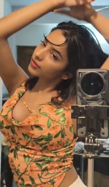 客室乗務員 OnlyFans 美しい裸 画像