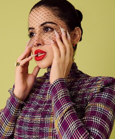 Urfi Javed アートポルノスター 画像