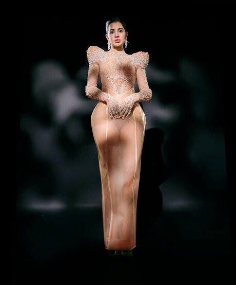 Urfi Javed 美しいスター 画像