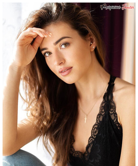 Izabela Ion ホットなスター アーカイブ