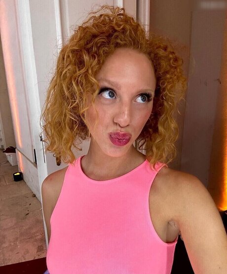 Anna Ermakova ポルノスター 裸 画像