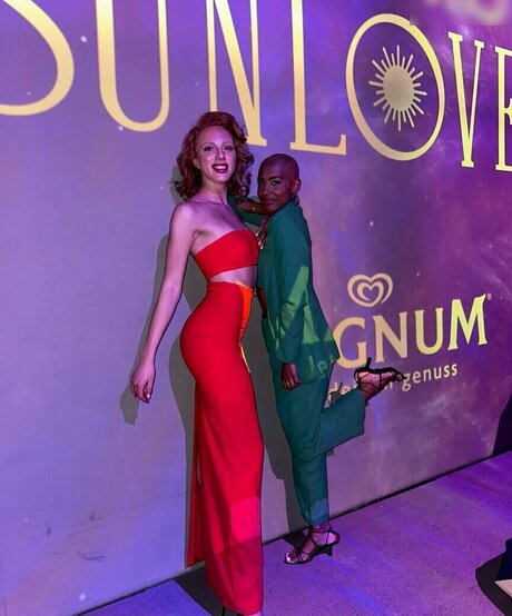 Anna Ermakova ポルノスター 可愛い ギャラリー