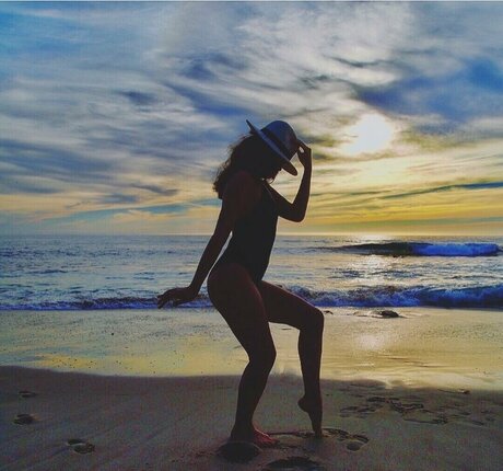 Allison Yellow ホットモデル アーカイブ