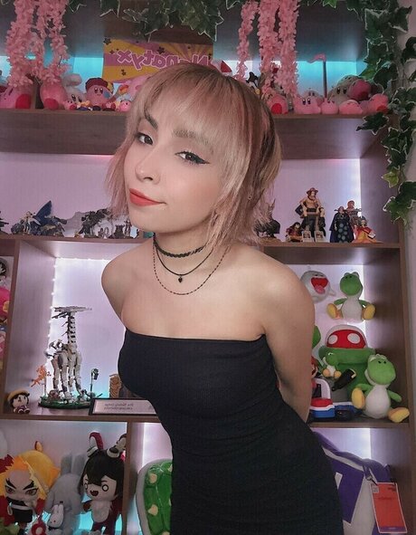 Nanatyx かわいいポルノスター 画像