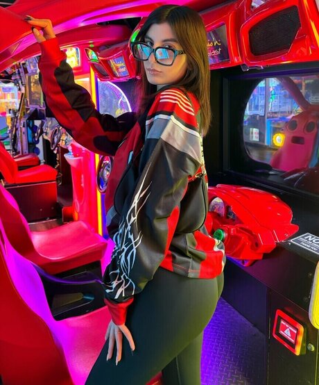 Taba Ardestani 高品質のポルノスター ギャラリー