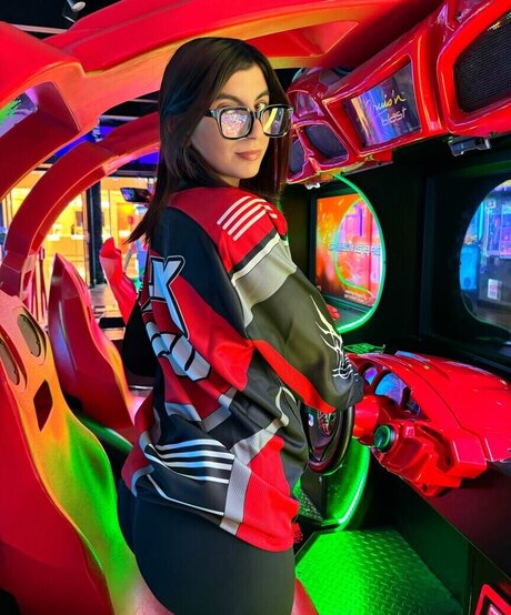 Taba Ardestani 無料スター 画像